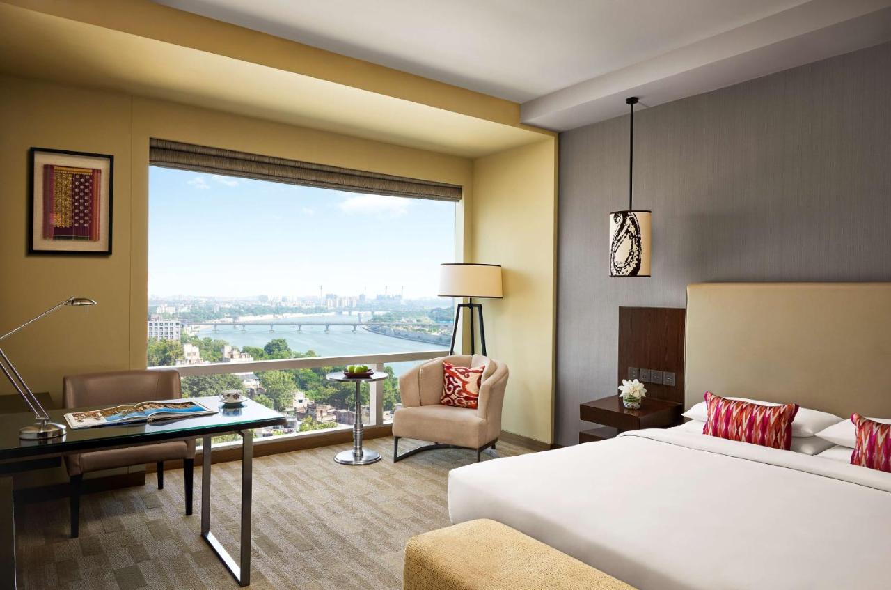 Готель Hyatt Regency Ахмедабад Екстер'єр фото A room at the Taj Bengal