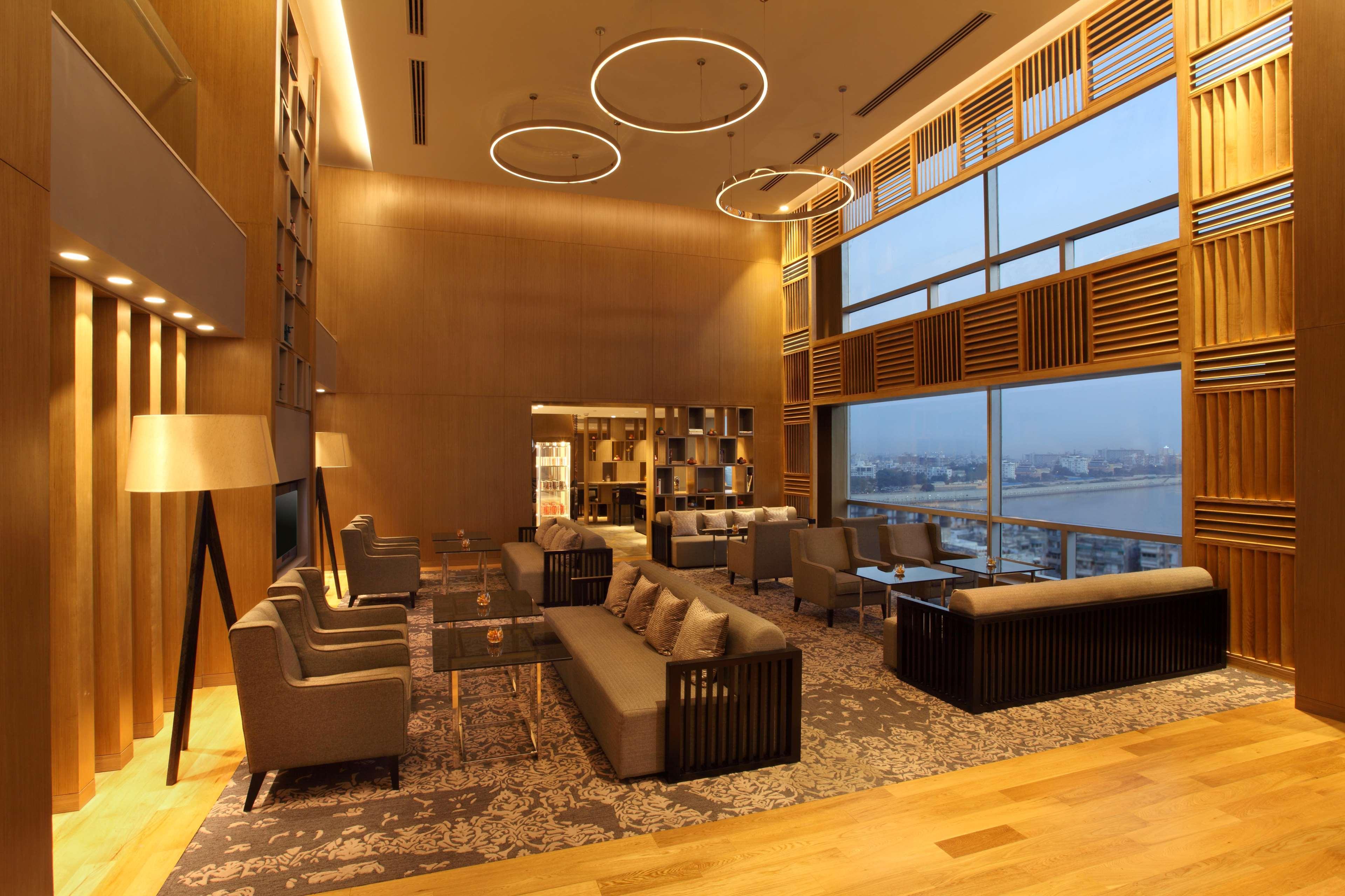 Готель Hyatt Regency Ахмедабад Екстер'єр фото The lounge at Changi Airport