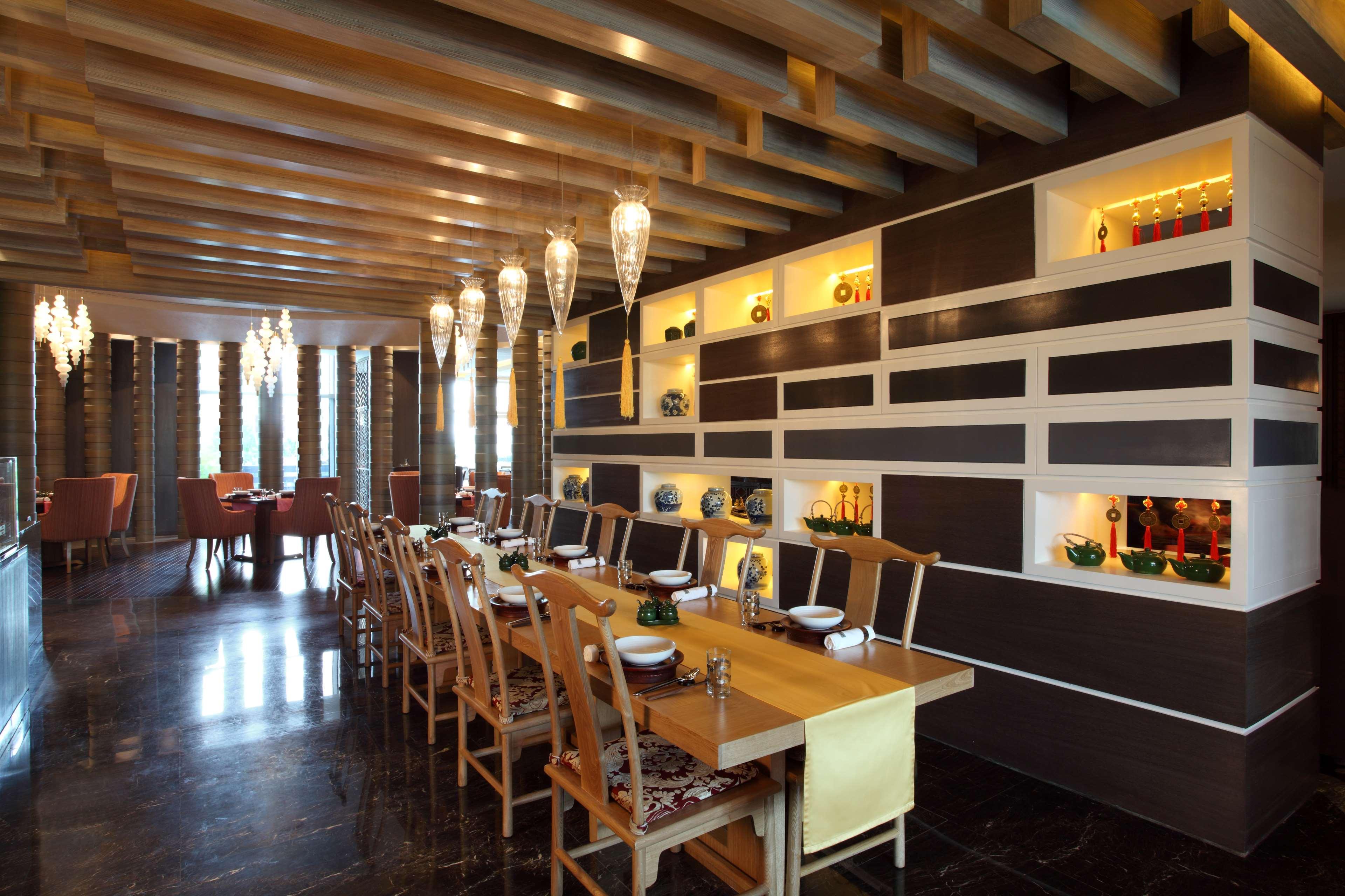Готель Hyatt Regency Ахмедабад Екстер'єр фото The restaurant
